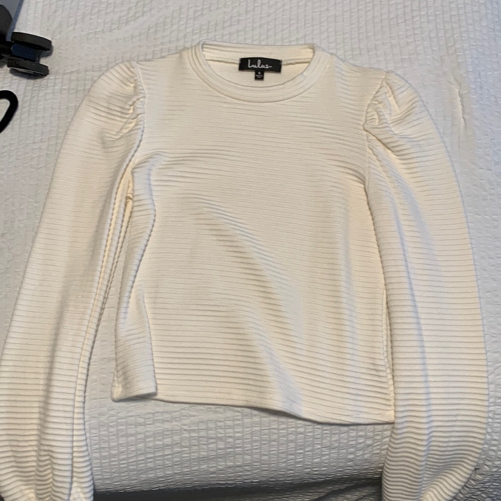 Cream sweater from lulus- brand new size small